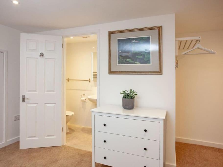 1 Perfectly Located Stylish, Comfortable Apartment سيدموث المظهر الخارجي الصورة